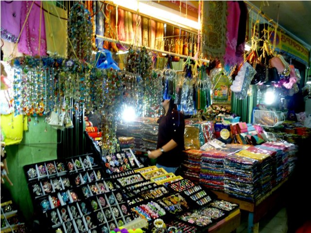 Tak Lengkap Berwisata ke Riau Bila Belum ke Pasar Bawah